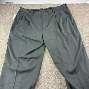 NWT VAN HEUSEN Mens Gray Pleated & Cuffed Dress Pants 44x32 Stain Shield Stretch